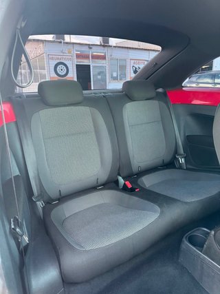 Volkswagen Beetle 2012