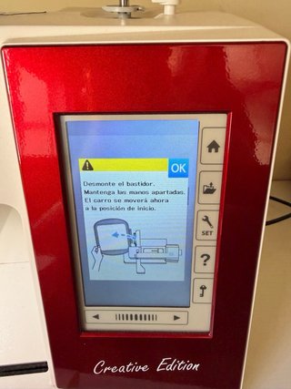 Máquina de bordar Creative Edition