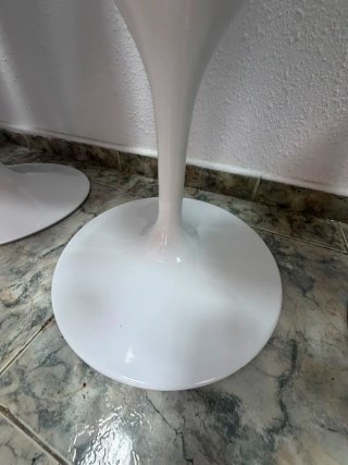 3 Sillas blancas modernas