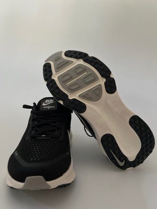 Zapatillas Nike Vomero 18 Running Negras