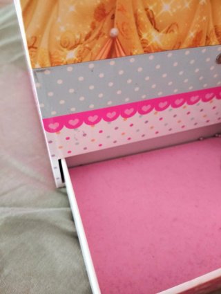 Caja Musical Princesas Disney Bella y Cenicienta