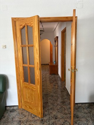 Puerta doble de comedor de madera