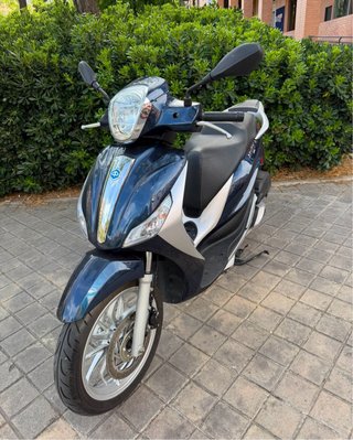 Moto scooter Vespa Piaggio Medley abs 125cc 2016