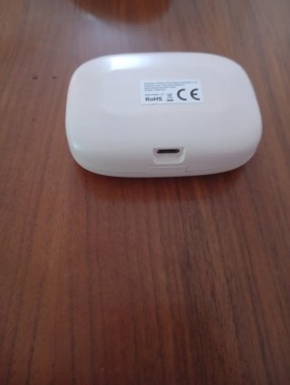 Auriculares Bluetooth Oro y Blanco
