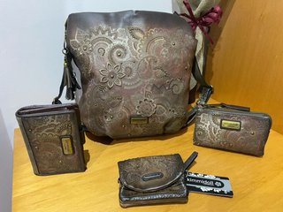 Bolso Kimmidoll Marrón con tonos dorados