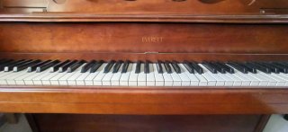 Piano Vertical Everett 1979 (Yamaha)