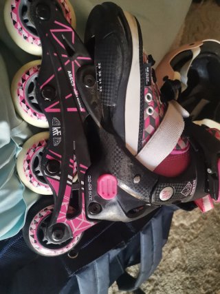 Kit Patines y Protecciones Niña Rosa
