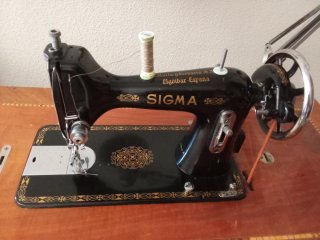 Máquina de coser Sigma antigua