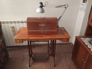 Máquina de coser Sigma antigua