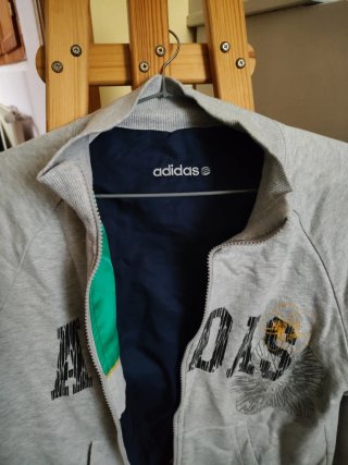 Sudadera Adidas reversible gris. Como nueva
