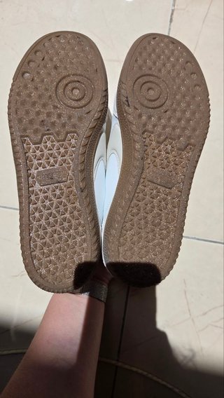 Zapatillas Skechers Blancas y Doradas