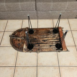 Trillo antiguo con tapa de metacrilato