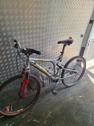 Bicicleta GT Doble Suspensión