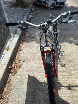 Bicicleta GT Doble Suspensión