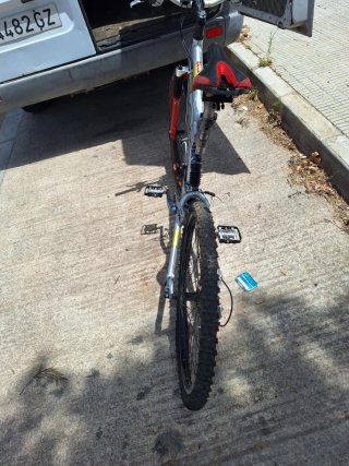 Bicicleta GT Doble Suspensión