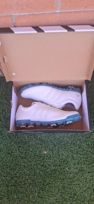 Zapatos de golf Adidas nuevos