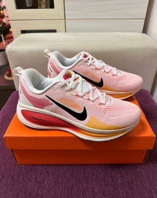 Nike Vomero 18 Running NUEVA