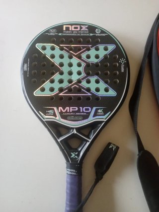 Pala de pádel NOX MP10 y funda Bullpadel