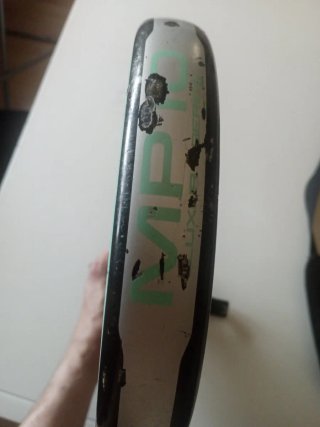 Pala de pádel NOX MP10 y funda Bullpadel