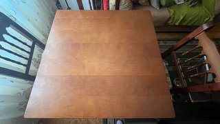 Mesa de comedor con 4 sillas