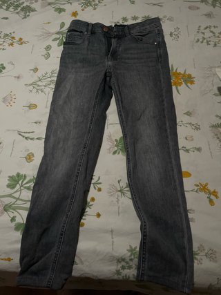 Pantalón vaquero gris