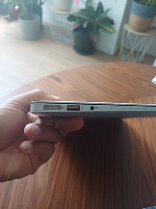MacBook Air 13" (Early 2015) - Intel Core i7 /8 GB