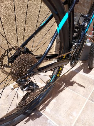 Bicicleta TREK Montaña Negra y Azul