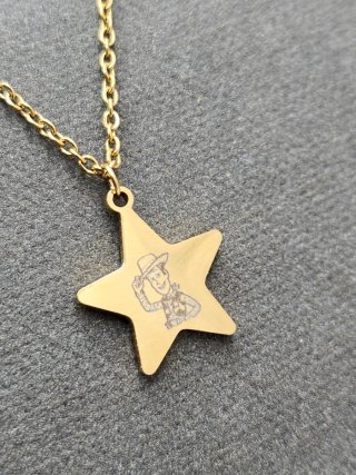 Collar Estrella Woody Acero Quirúrgico Chapado Oro
