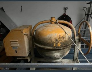 Se alquila Hormigonera Gasolina 150L