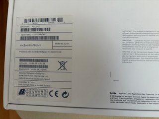Mac book Pro 16"  con caja y cargador.