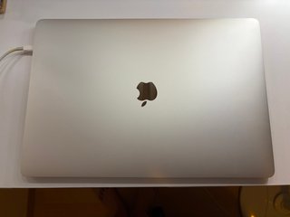 Mac book Pro 16"  con caja y cargador.
