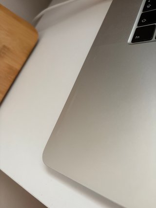 Mac book Pro 16"  con caja y cargador.