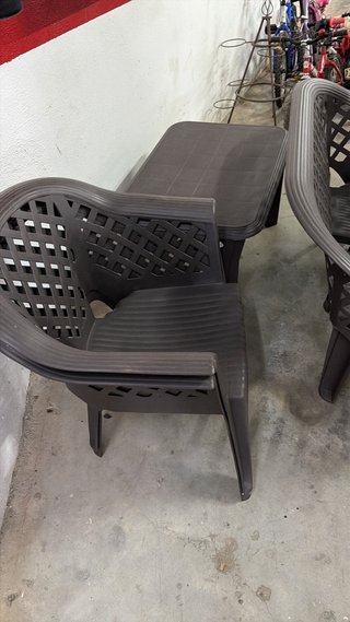 Conjunto mesa y sillas terraza/jardín.
