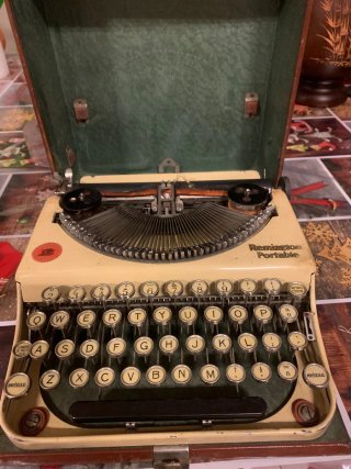 Máquina de escribir Remington Portable