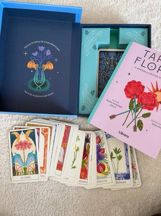 Tarot Floral: 78 Cartas y Manual