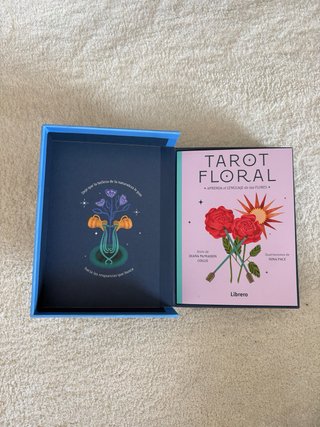 Tarot Floral: 78 Cartas y Manual