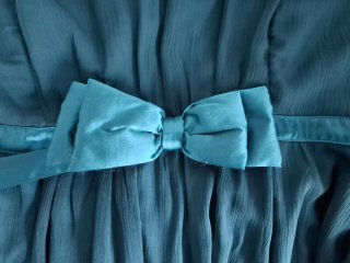 Vestido de ceremonia verde azulado