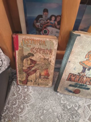 Lote 3 libros antiguos: Historia, Enciclopedia, Di