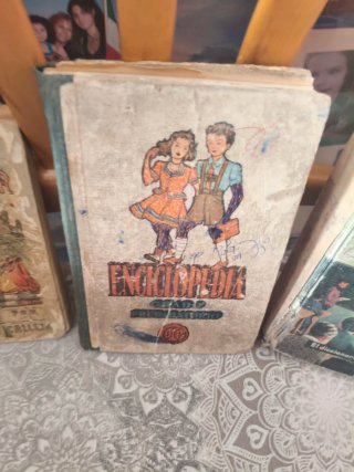 Lote 3 libros antiguos: Historia, Enciclopedia, Di