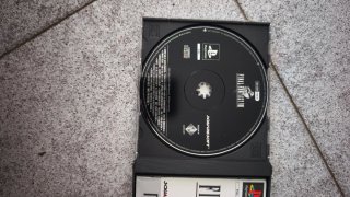 PS1 SLIM + Final Fantasy VII Platinum