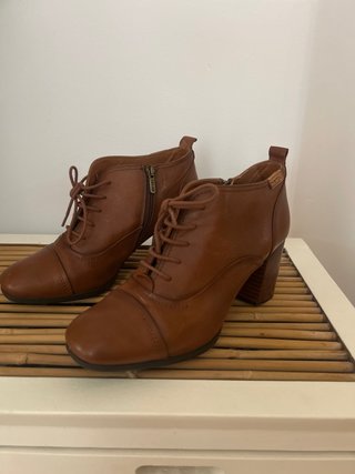 Botines Pikolinos Marrones con Cordones