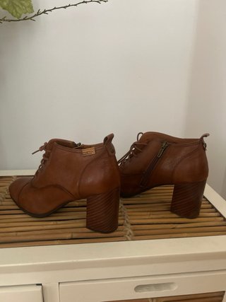 Botines Pikolinos Marrones con Cordones