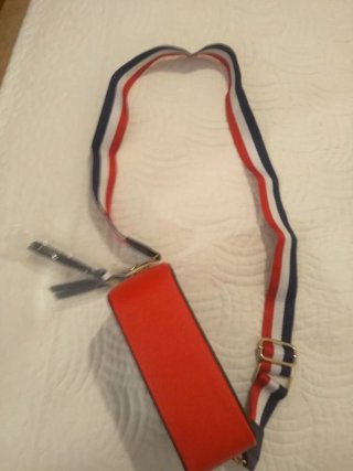 Bolsito Tommy Hilfiger Negro y Rojo