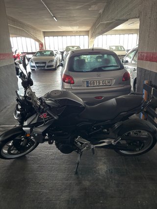 BMW 900r Naked 2021 Negra/Plata