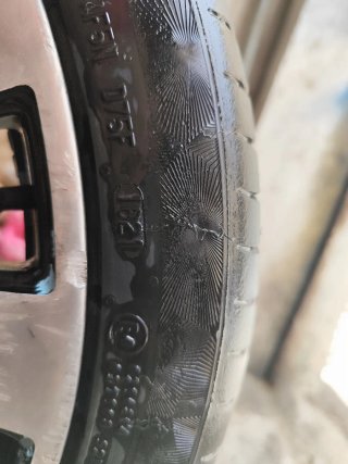 Neumático 225/40R18 continental