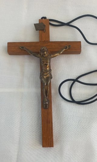 Crucifijo de madera antiguo