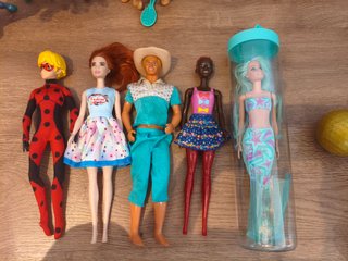 Set de muñecas y caballos Barbie