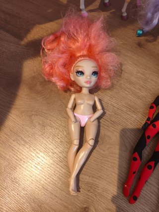 Set de muñecas y caballos Barbie