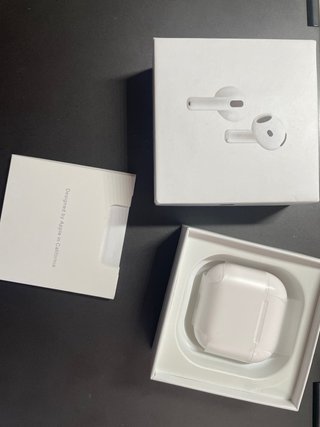 AirPods 4 con cancelación de ruido