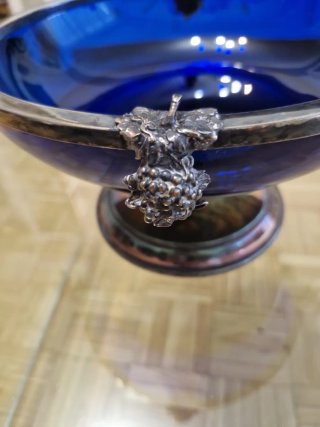 Frutero antiguo azul con cisnes